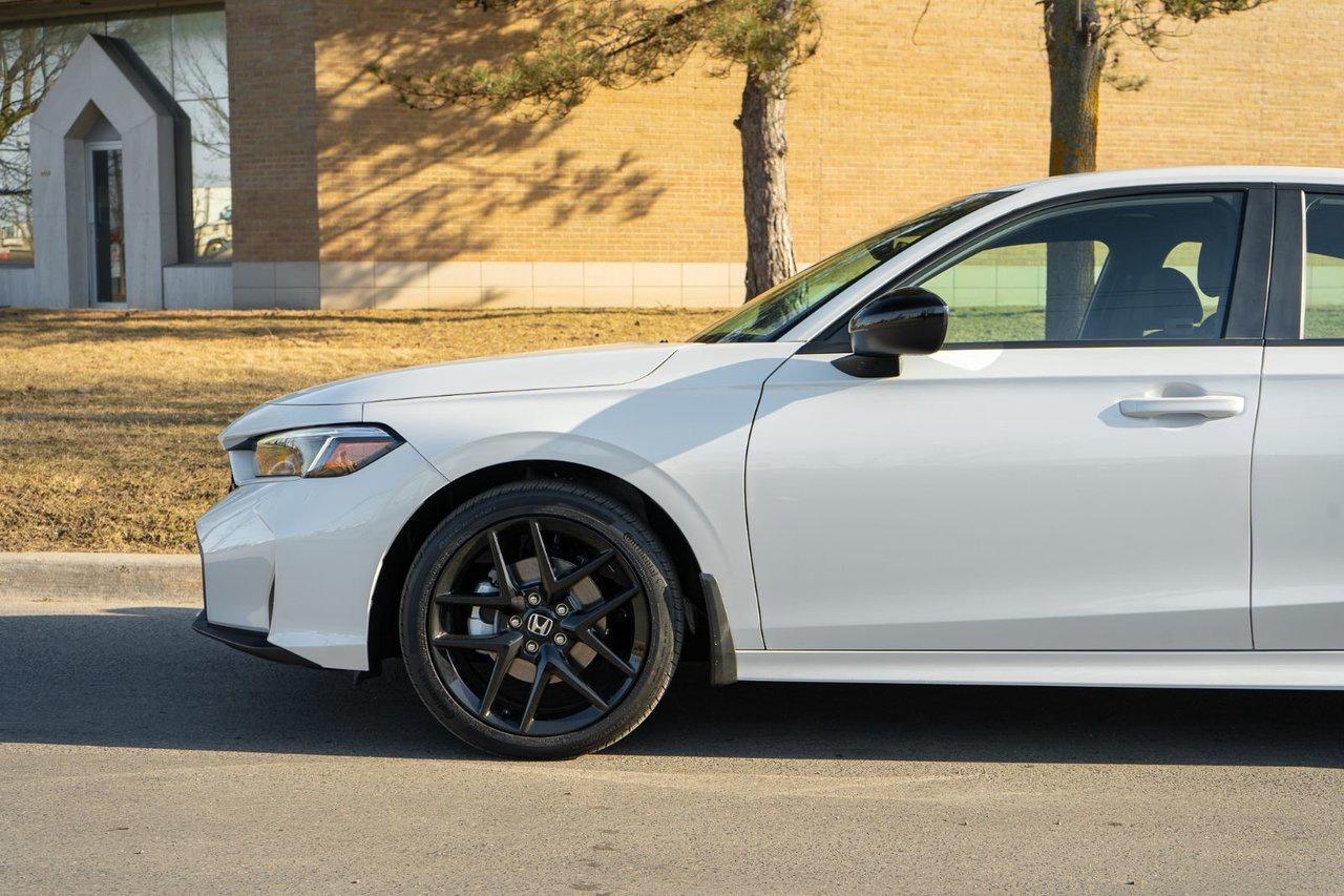 2025 Honda Civic Hybrid SPORT Photo