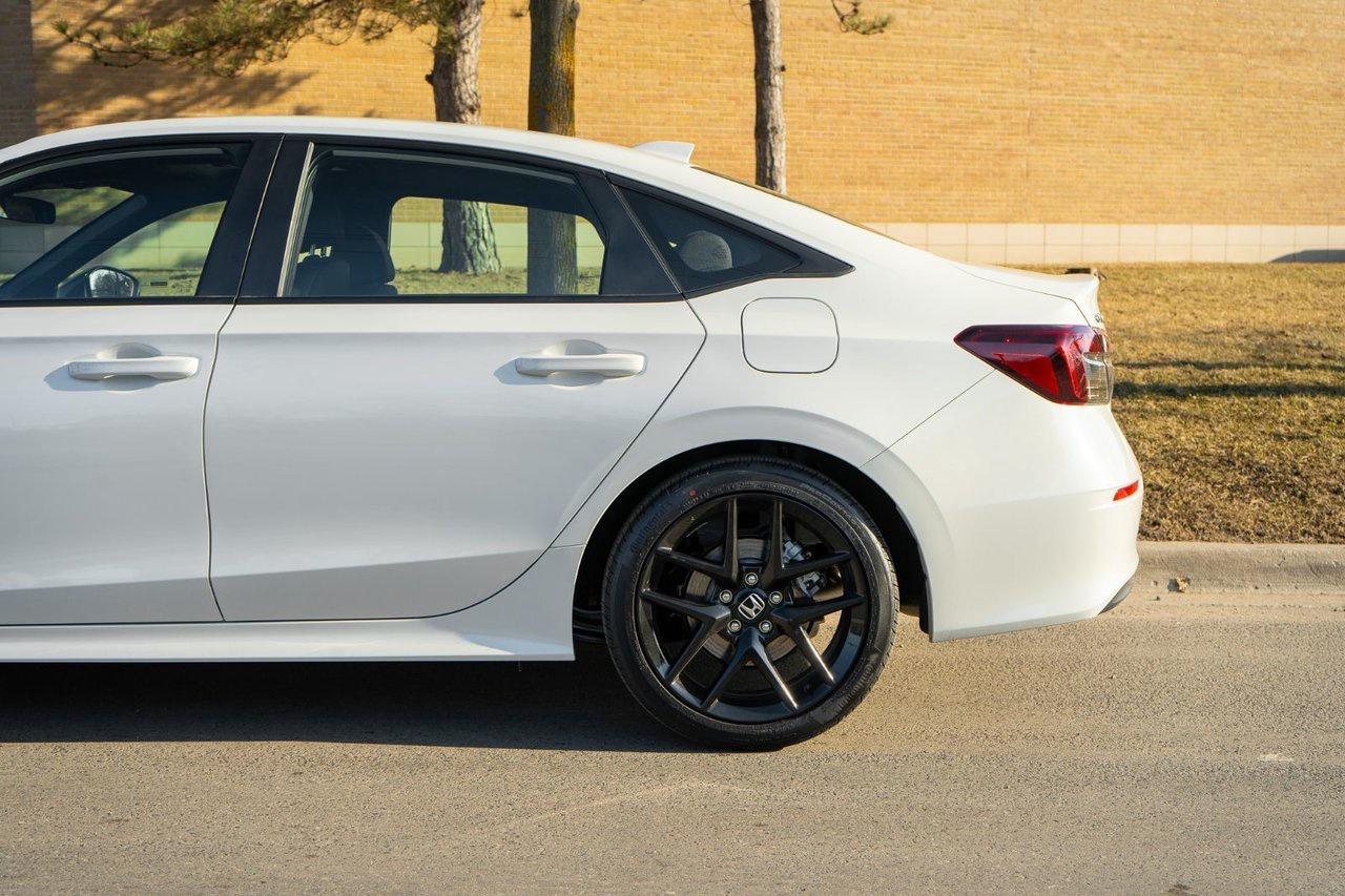 2025 Honda Civic Hybrid SPORT Photo