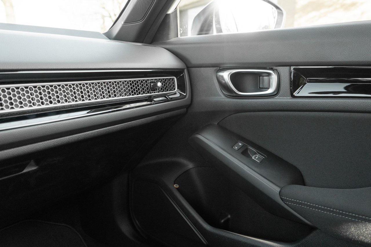 2025 Honda Civic Hybrid SPORT Photo