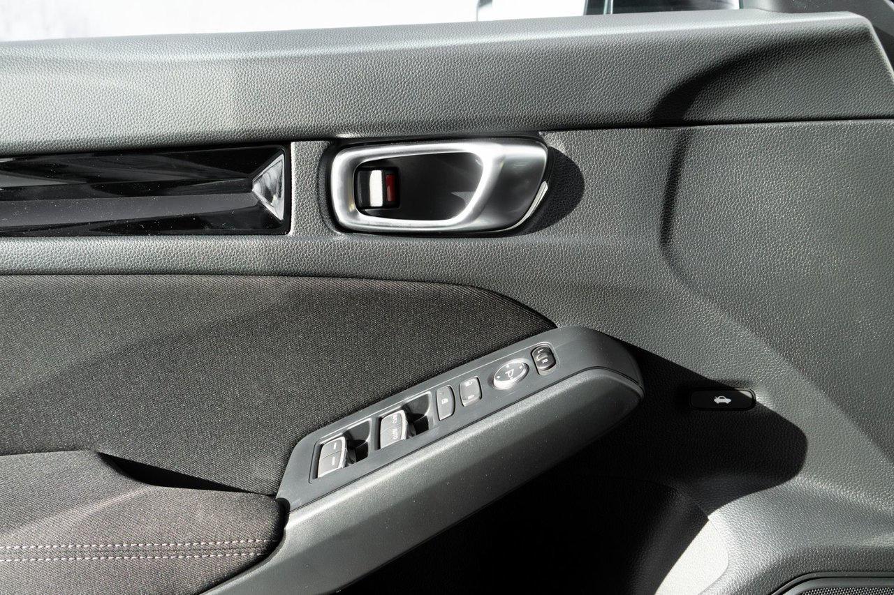 2025 Honda Civic Hybrid SPORT Photo