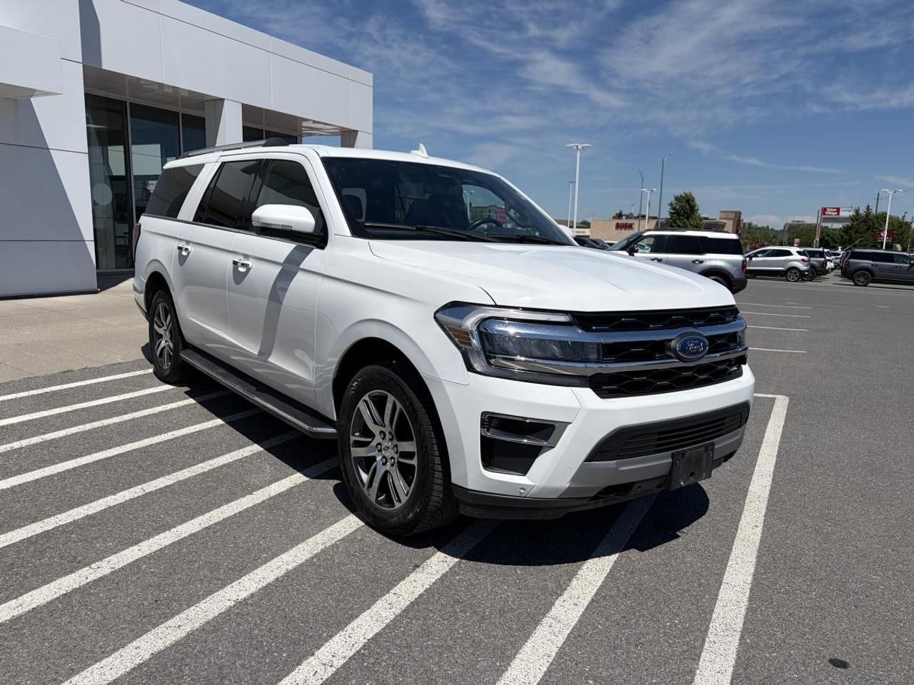 2023 Ford Expedition Limited MAX Photo2