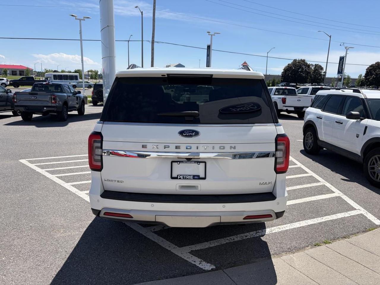 2023 Ford Expedition Limited MAX Photo