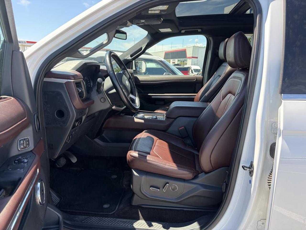 2023 Ford Expedition Limited MAX Photo