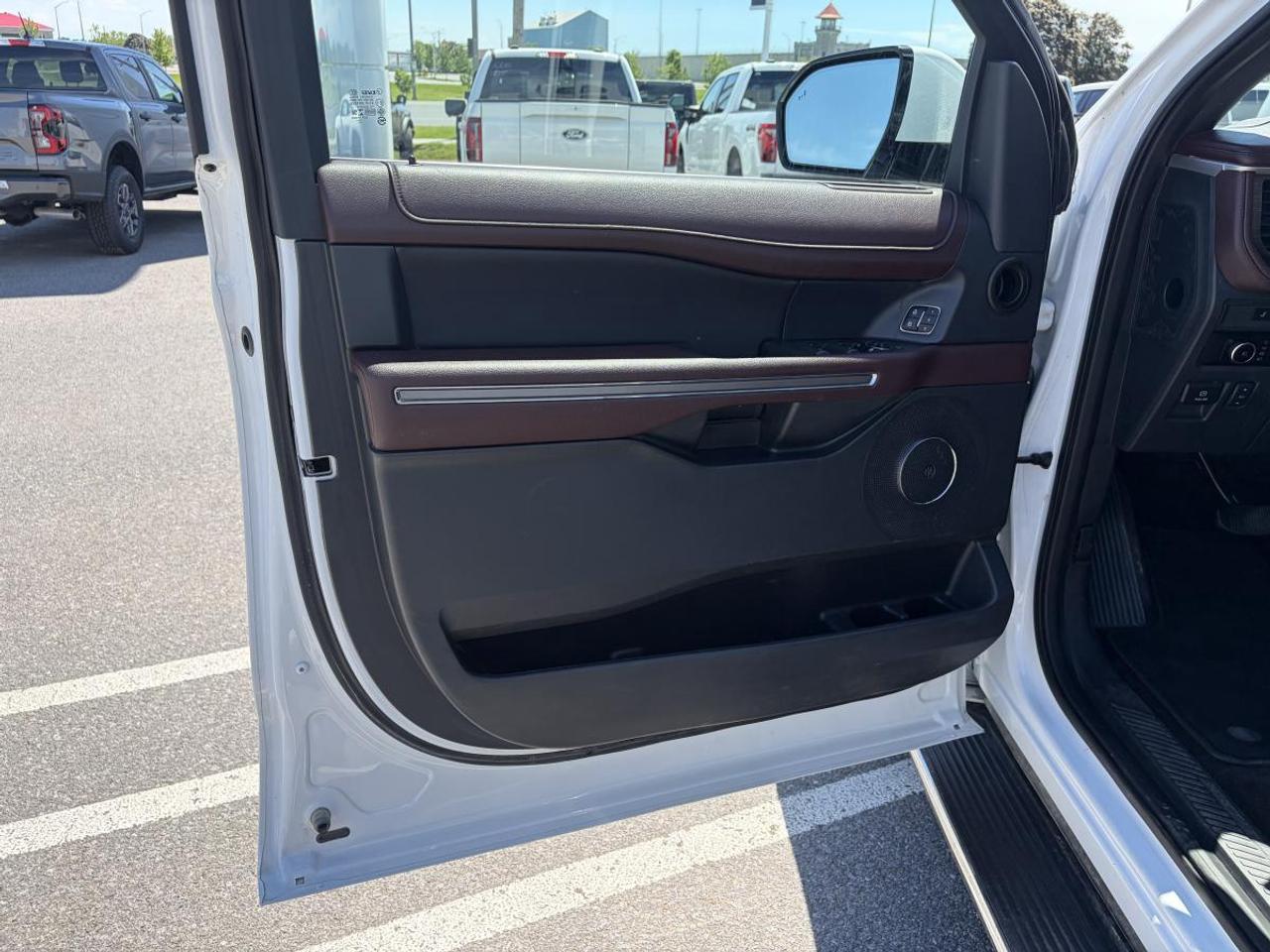 2023 Ford Expedition Limited MAX Photo