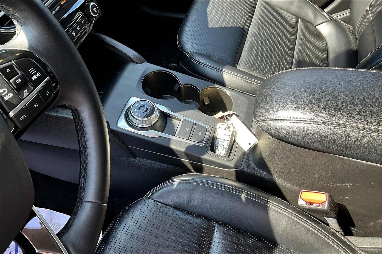 2024 Ford Escape LEATHER | LOADED | AWD | APPLE | ANDROID | Photo