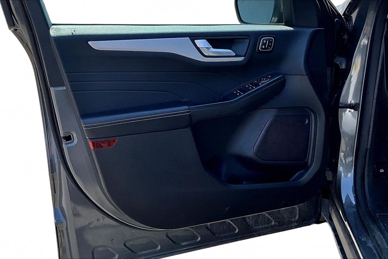 2024 Ford Escape LEATHER | LOADED | AWD | APPLE | ANDROID | Photo