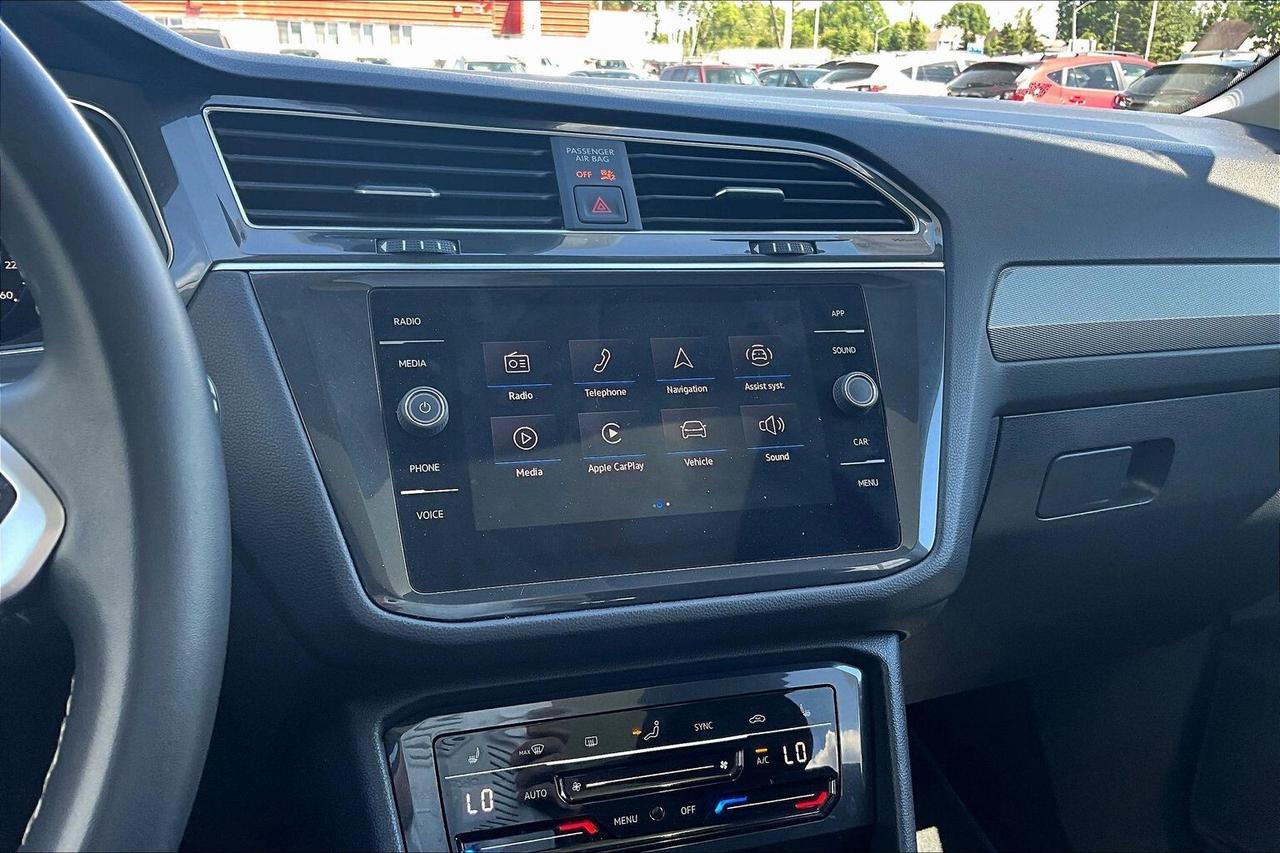 2024 Volkswagen Tiguan  Photo