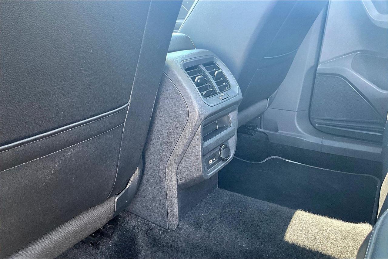 2024 Volkswagen Tiguan  Photo