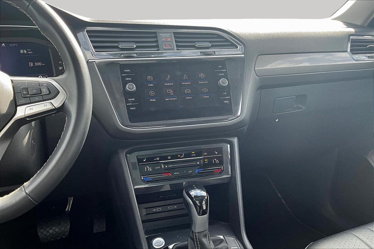 2024 Volkswagen Tiguan  Photo