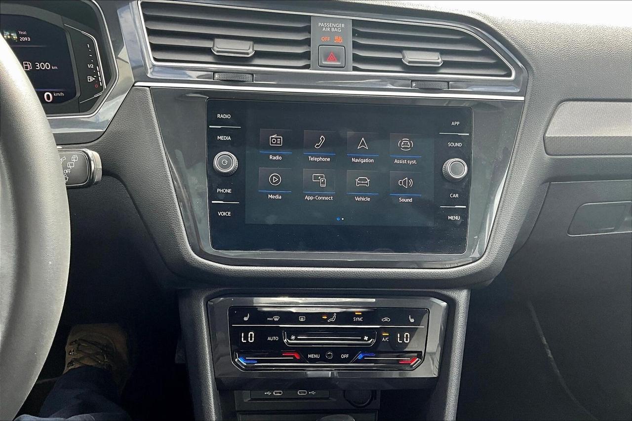 2024 Volkswagen Tiguan  Photo