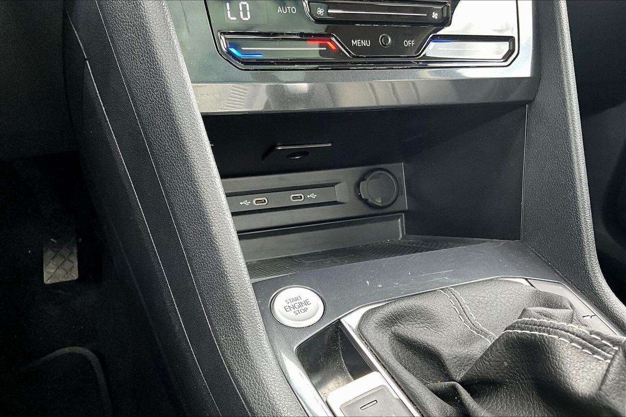 2024 Volkswagen Tiguan  Photo