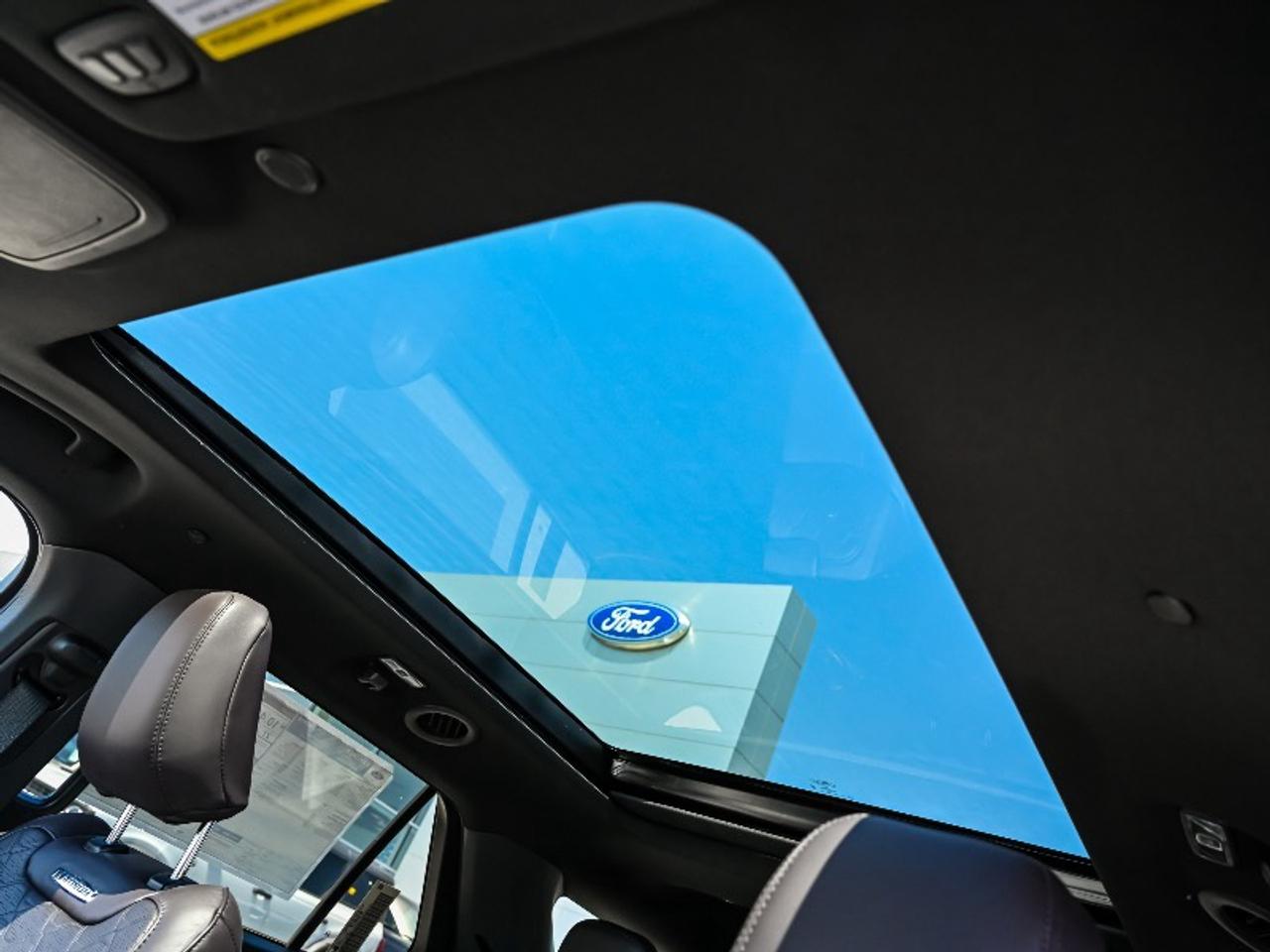 2026 Ford Explorer Platinum Photo