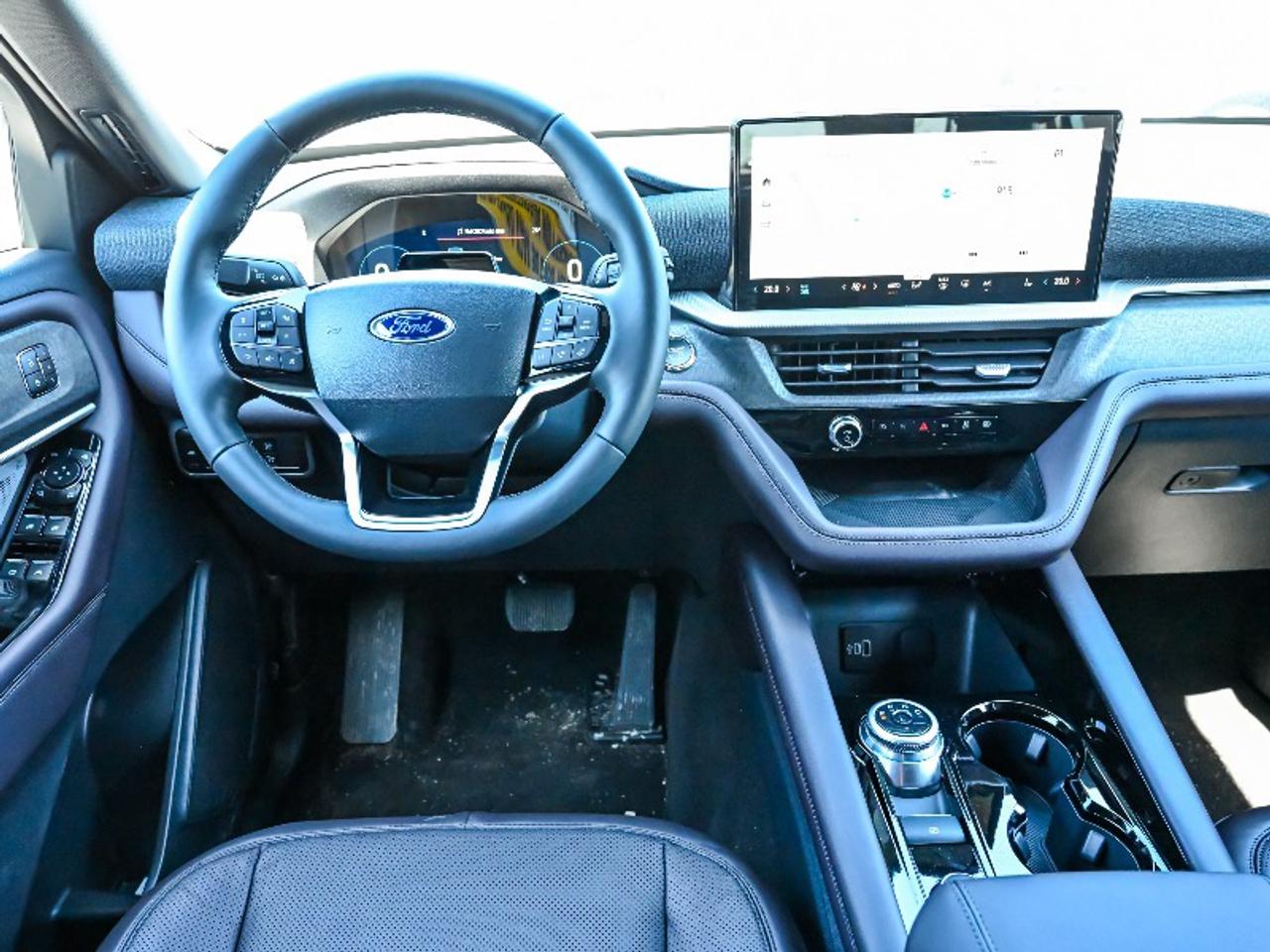 2026 Ford Explorer Platinum Photo