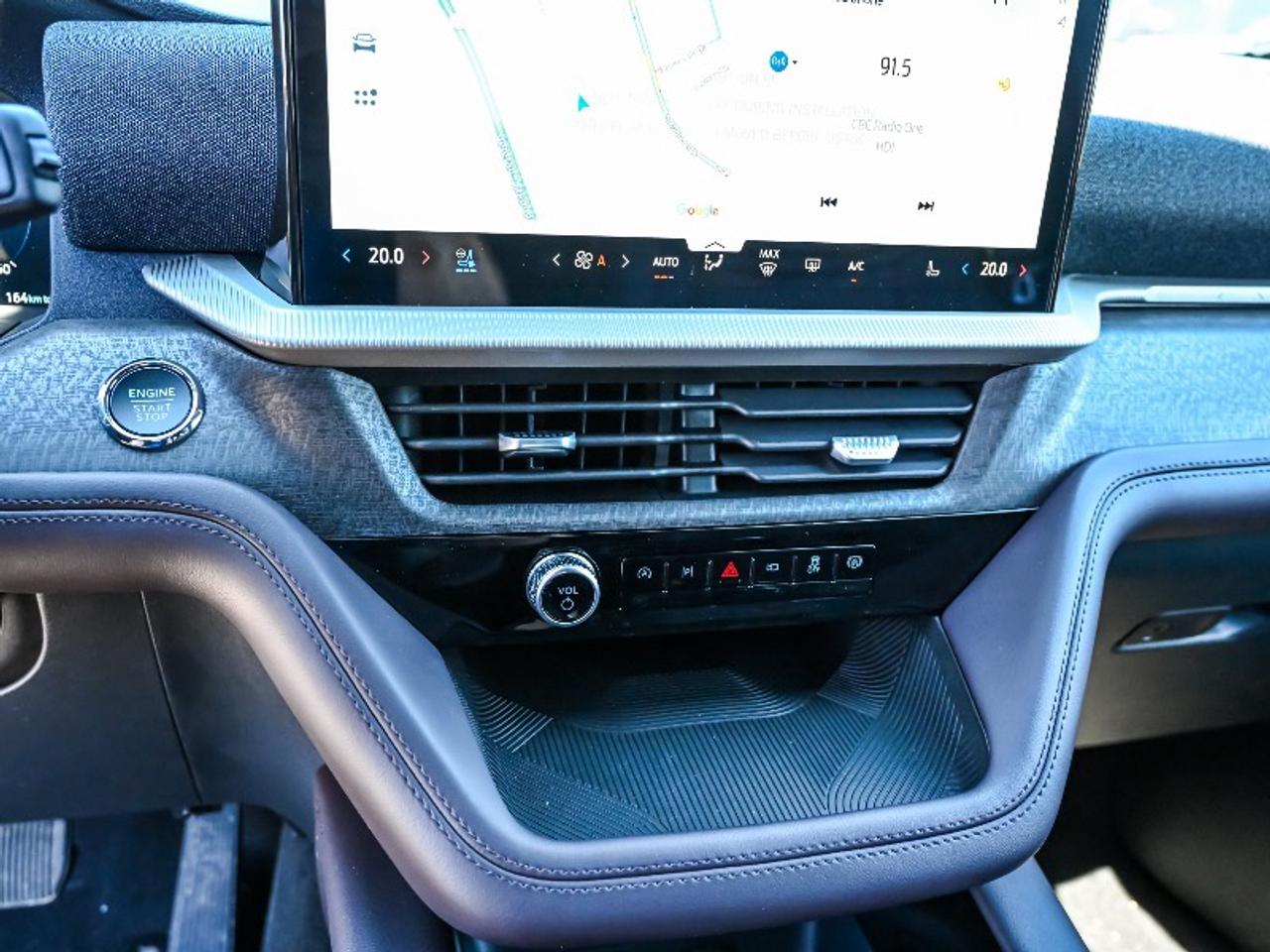 2026 Ford Explorer Platinum Photo