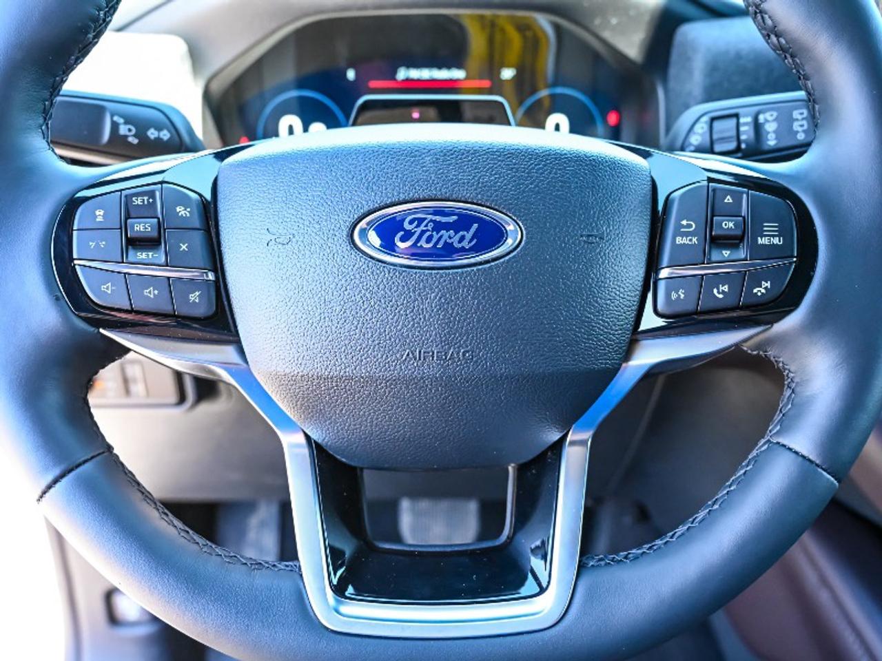 2026 Ford Explorer Platinum Photo