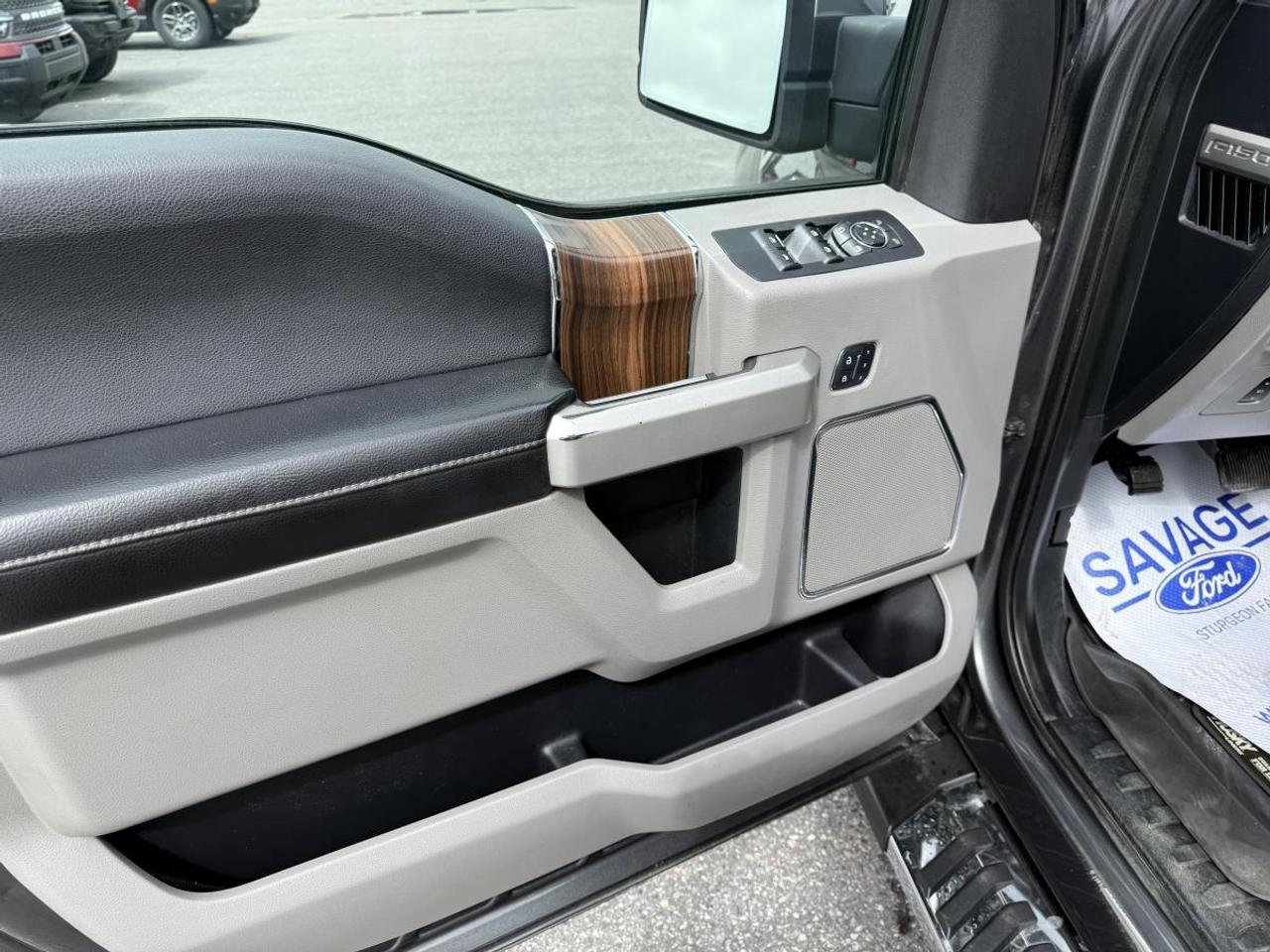 2017 Ford F-150 4WD SuperCrew 157" Lariat Photo