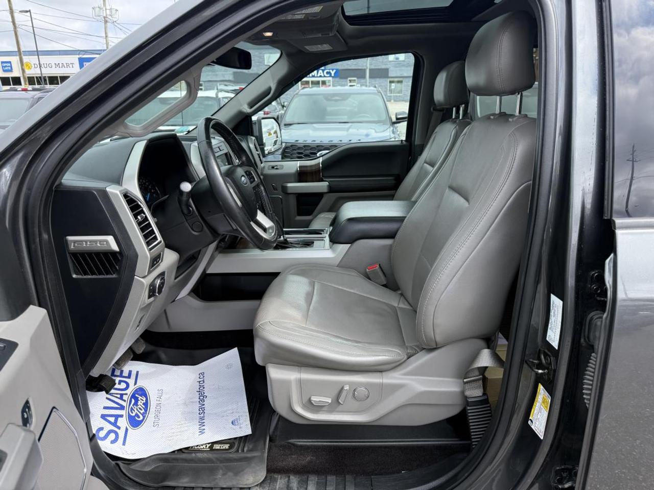 2017 Ford F-150 4WD SuperCrew 157" Lariat Photo