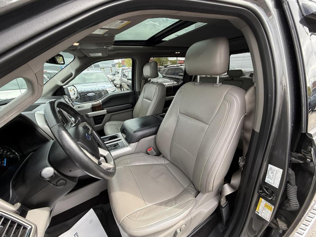 2017 Ford F-150 4WD SuperCrew 157" Lariat Photo