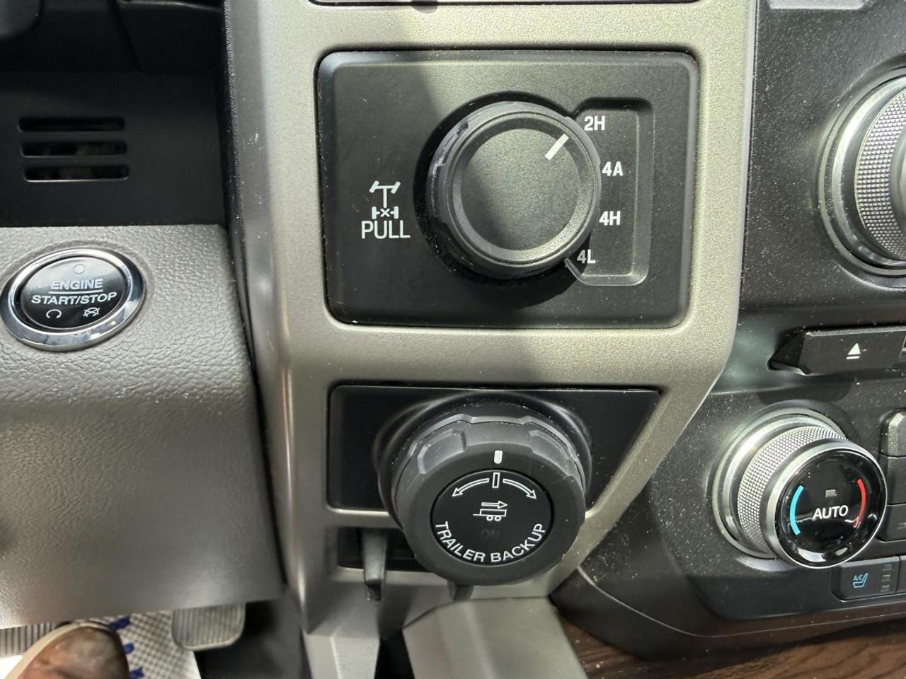 2017 Ford F-150 4WD SuperCrew 157" Lariat Photo