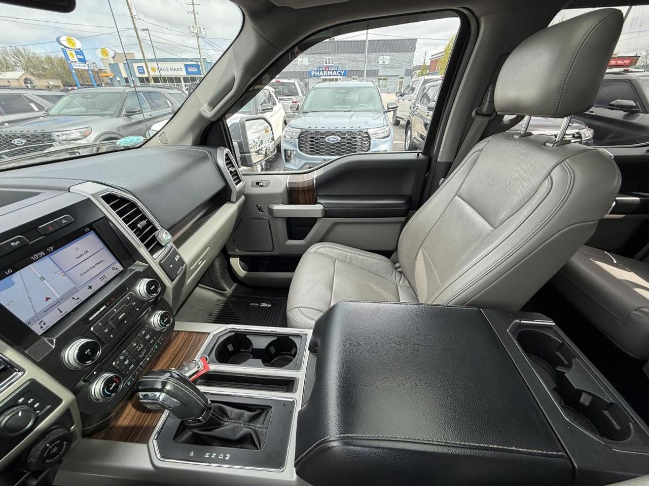 2017 Ford F-150 4WD SuperCrew 157" Lariat Photo