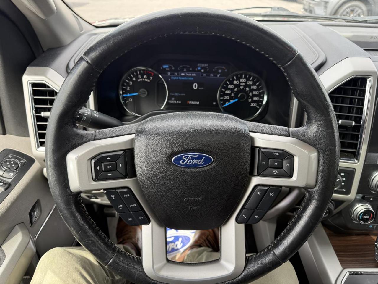 2017 Ford F-150 4WD SuperCrew 157" Lariat Photo