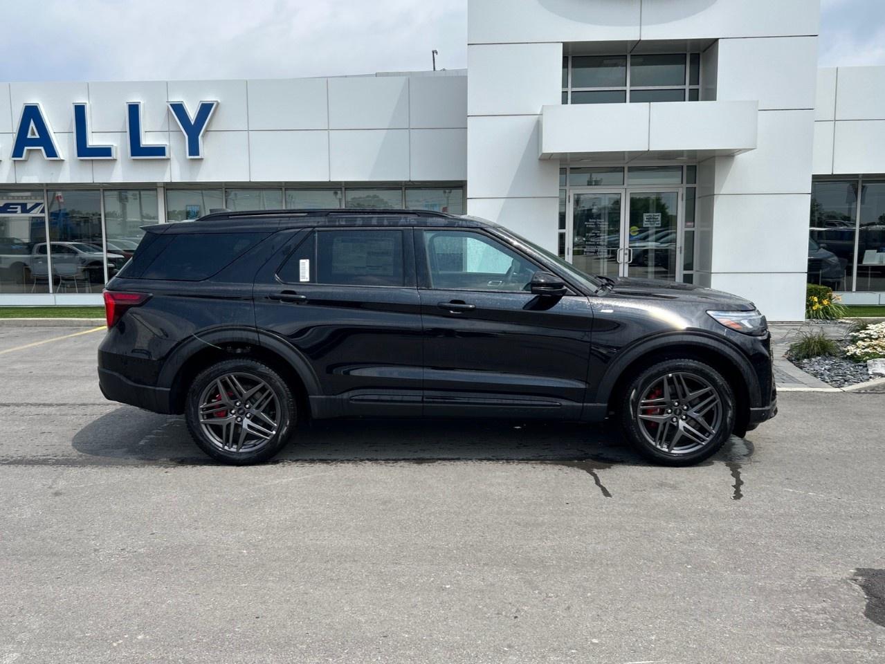 2026 Ford Explorer ST-Line 4WD Photo1