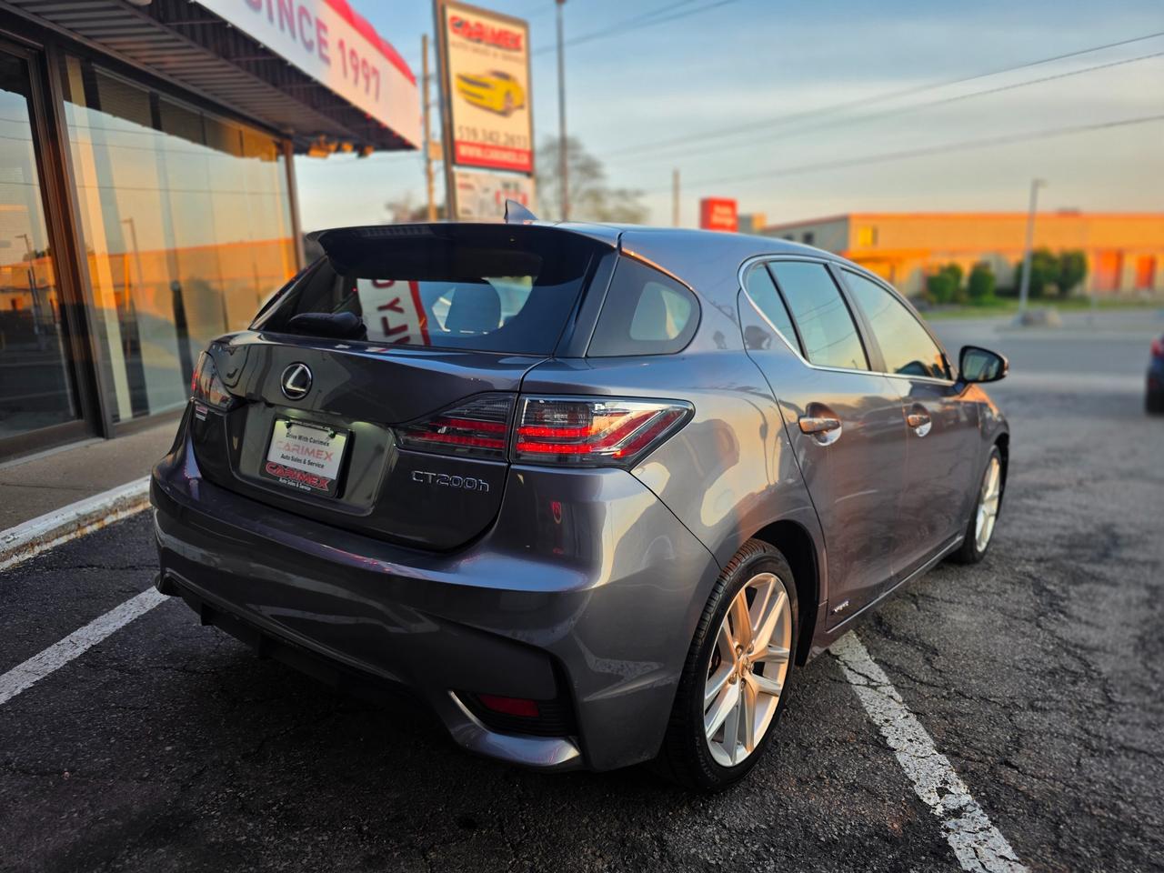 2015 Lexus CT 200h Accident Free | Florida Car | Dealer Serviced Photo4