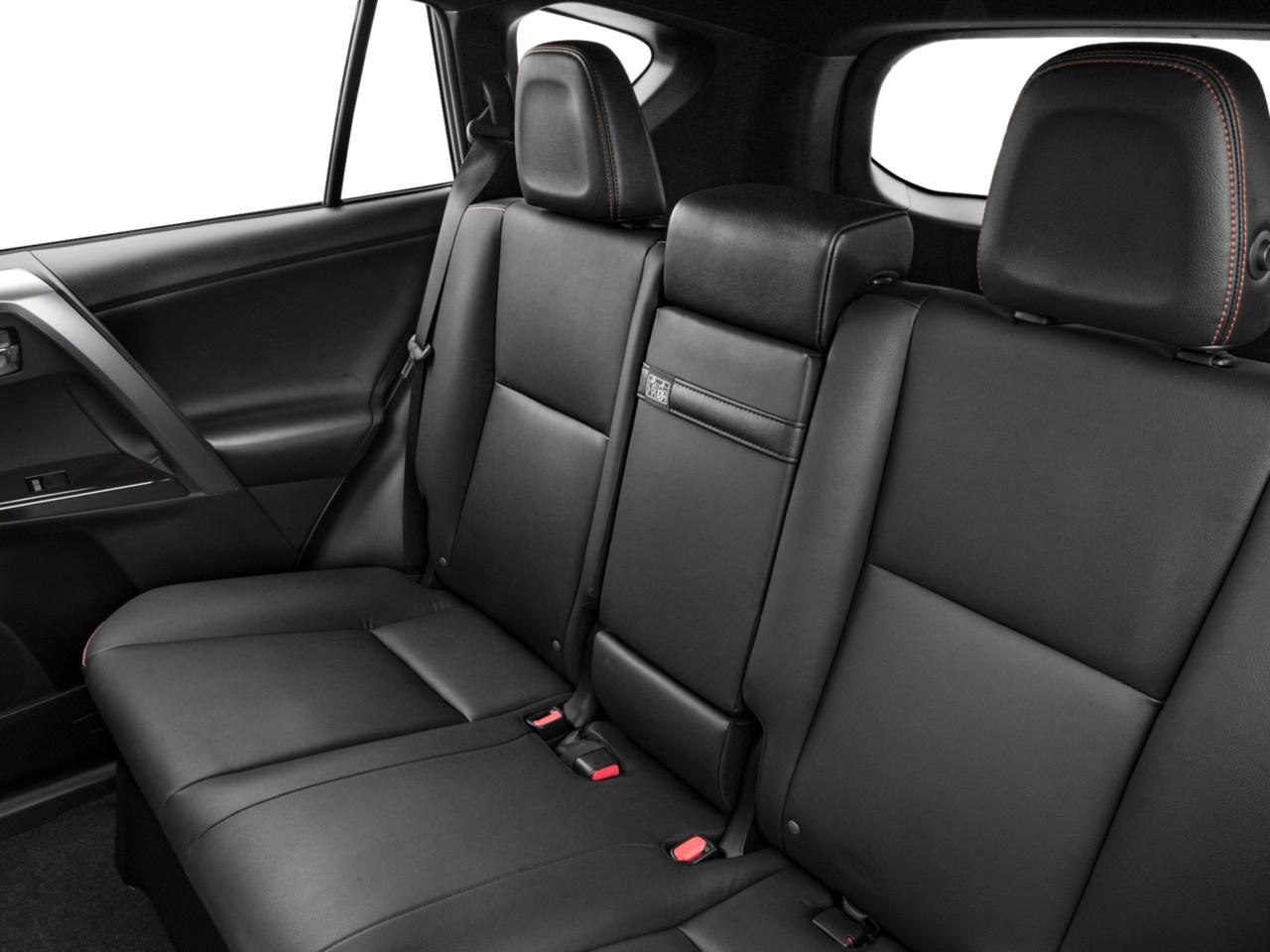 2017 Toyota RAV4 Hybrid 4dr SE Photo
