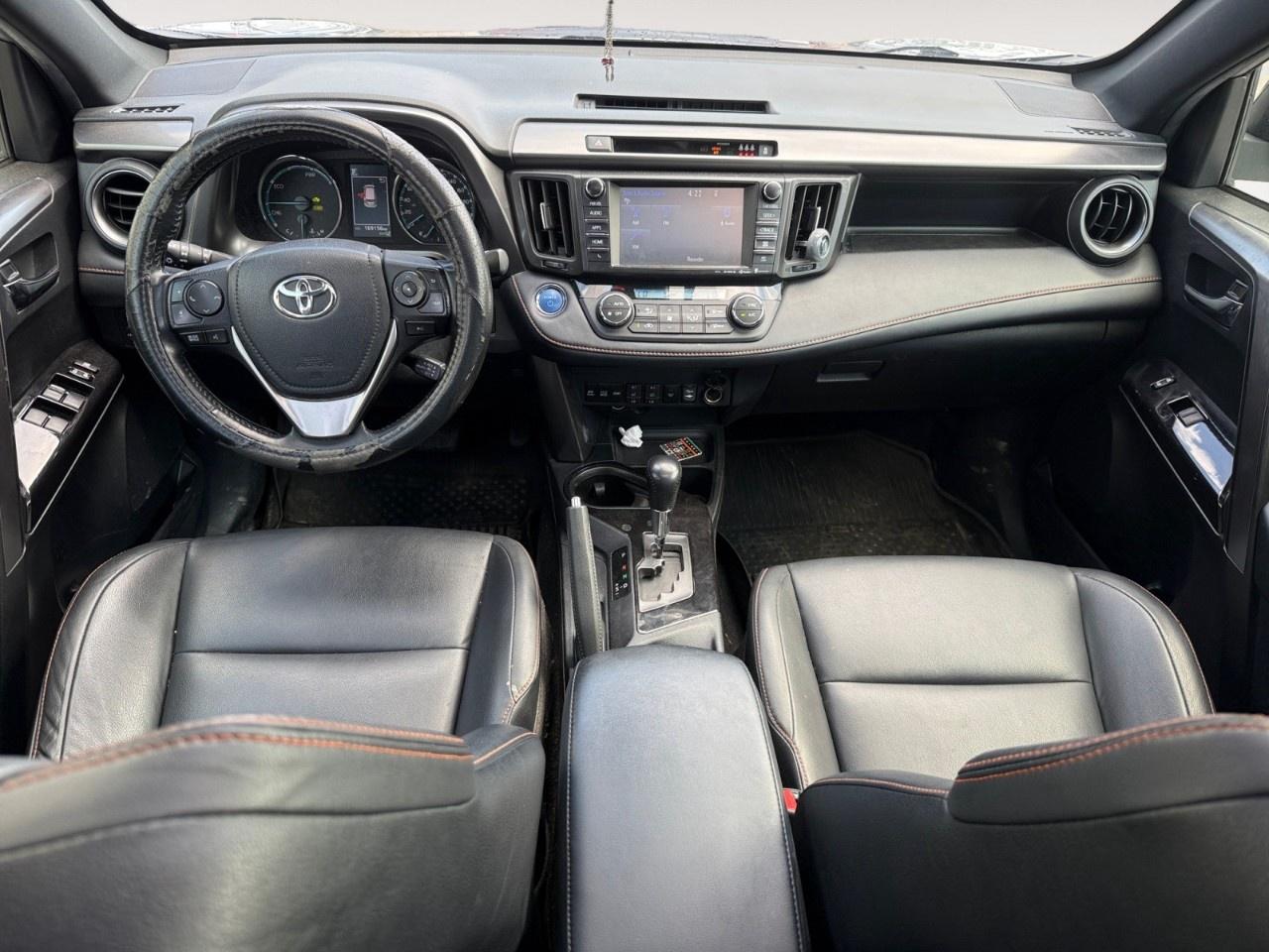 2017 Toyota RAV4 Hybrid 4dr SE Photo