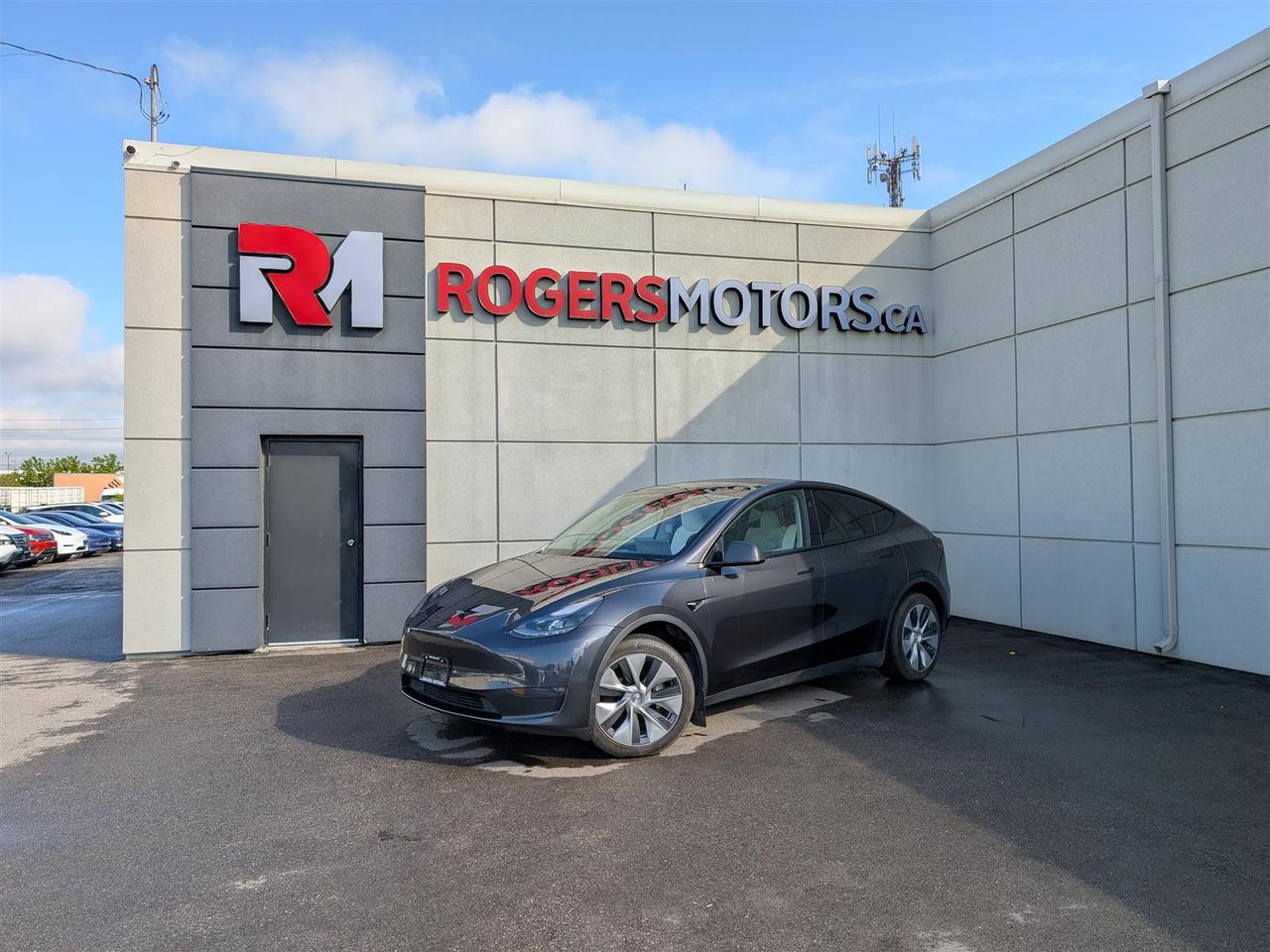 2024 Tesla Model Y LONG RANGE AWD - WHITE INTERIOR - COMPUTER 4