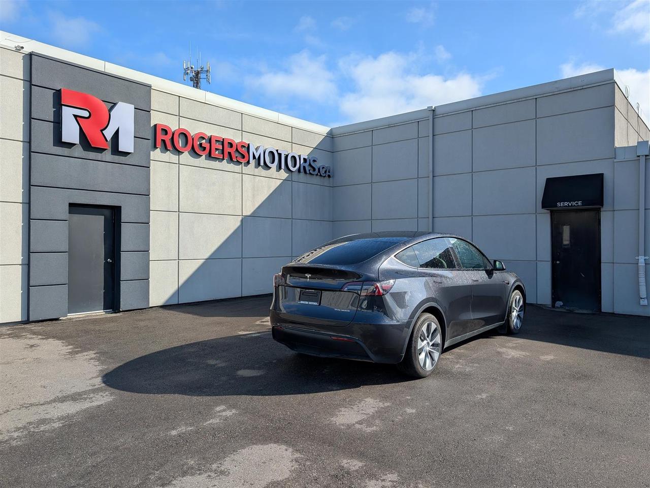 2024 Tesla Model Y LONG RANGE AWD - WHITE INTERIOR - COMPUTER 4 Photo