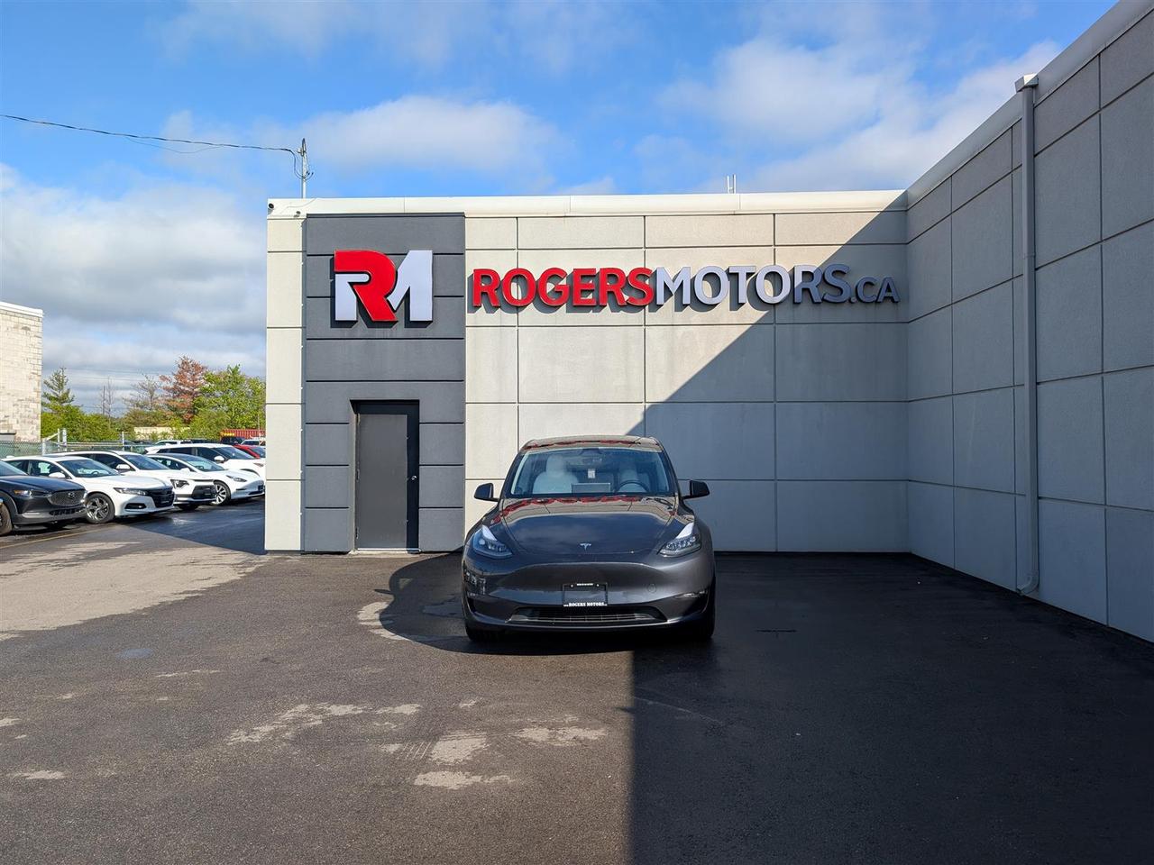 2024 Tesla Model Y LONG RANGE AWD - WHITE INTERIOR - COMPUTER 4 Photo