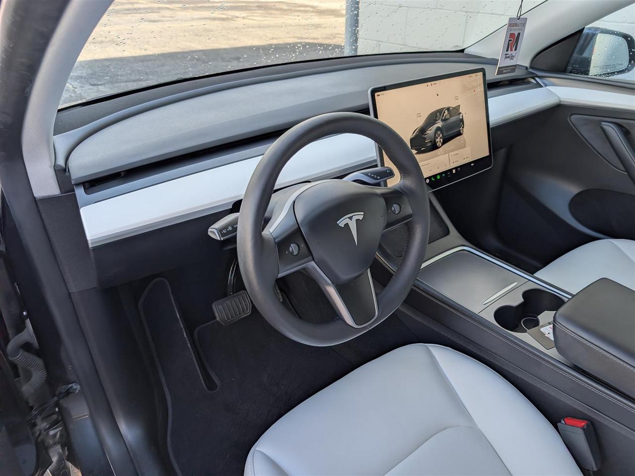 2024 Tesla Model Y LONG RANGE AWD - WHITE INTERIOR - COMPUTER 4 Photo