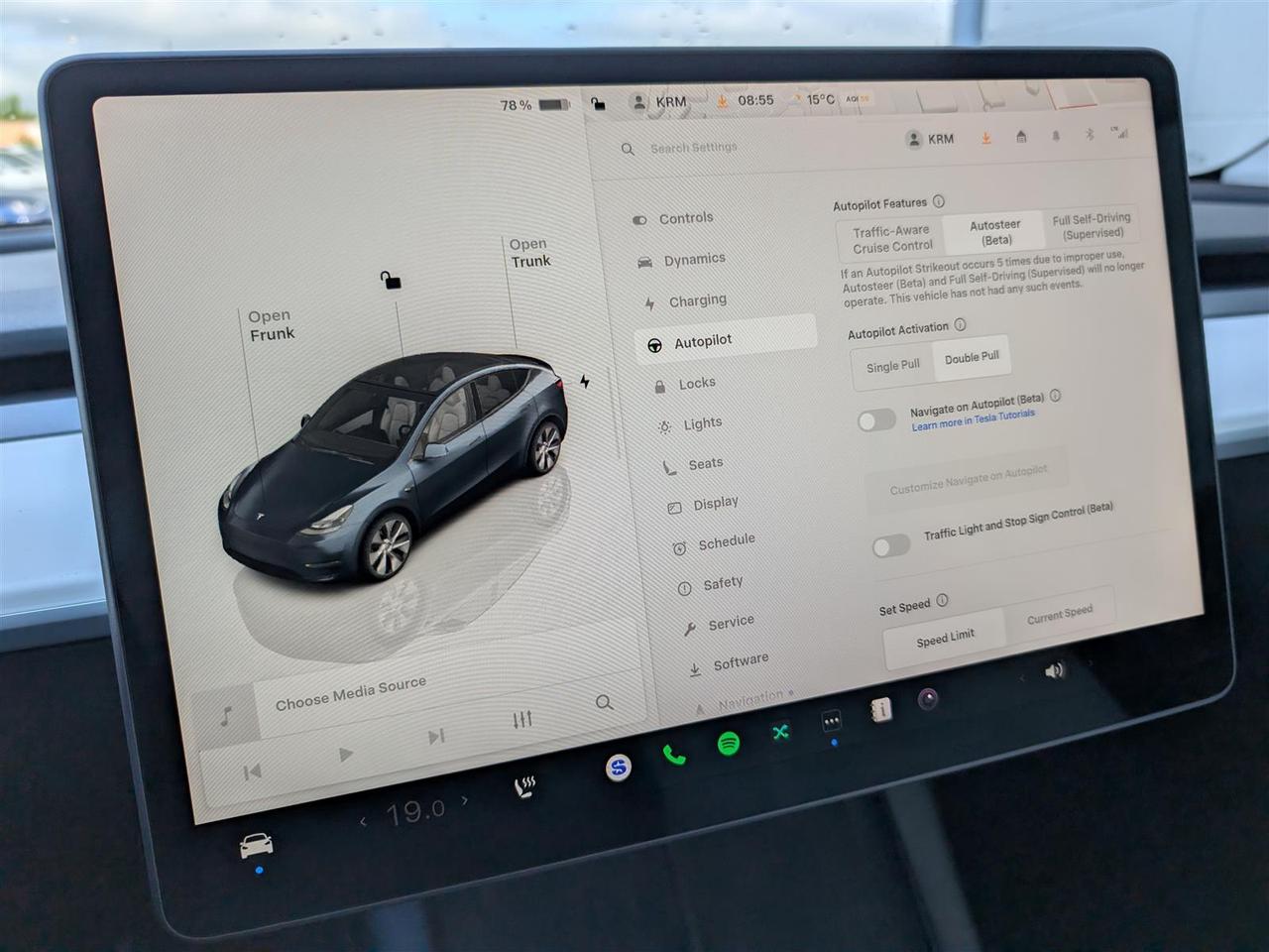 2024 Tesla Model Y LONG RANGE AWD - WHITE INTERIOR - COMPUTER 4 Photo