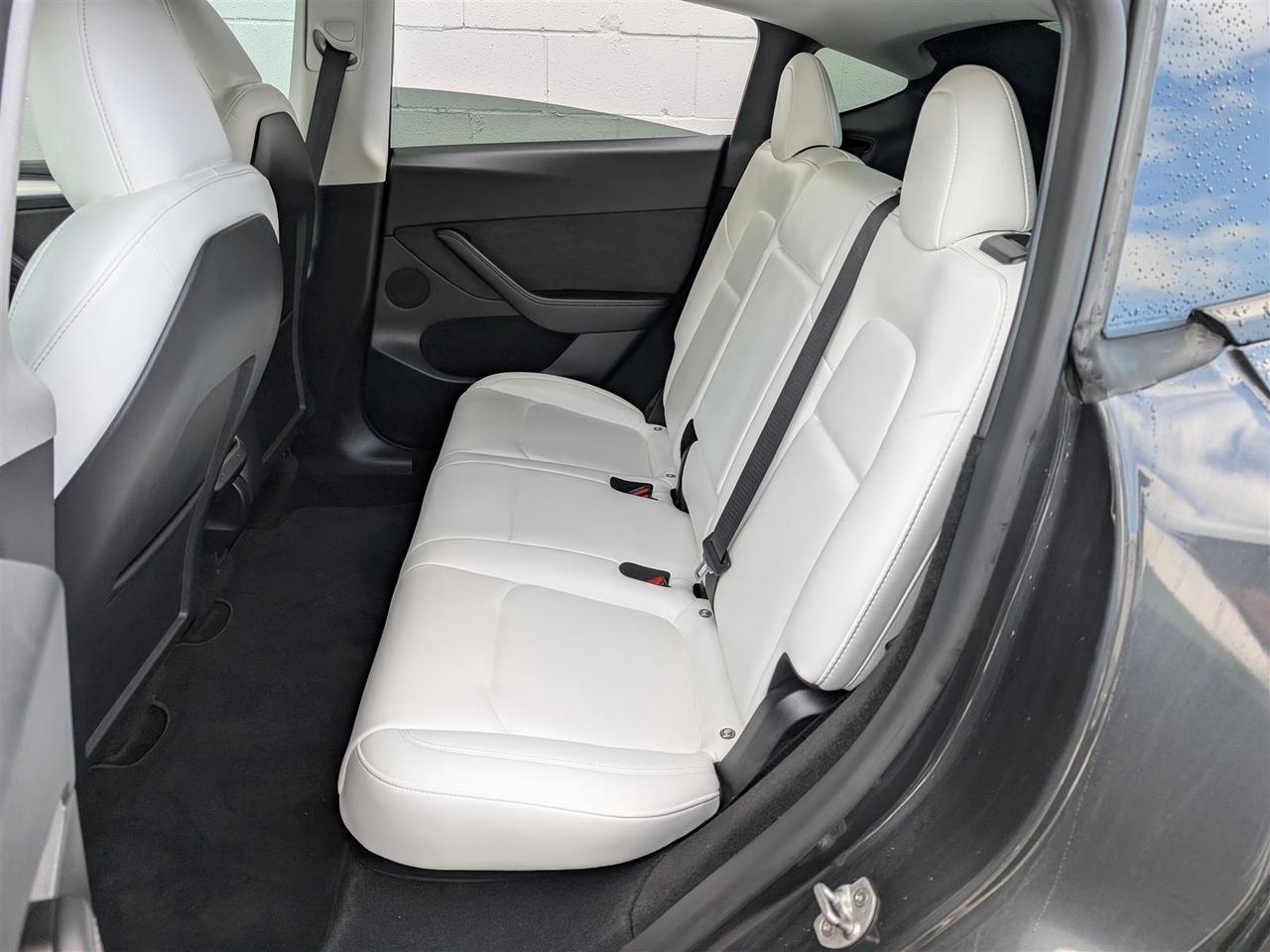 2024 Tesla Model Y LONG RANGE AWD - WHITE INTERIOR - COMPUTER 4 Photo