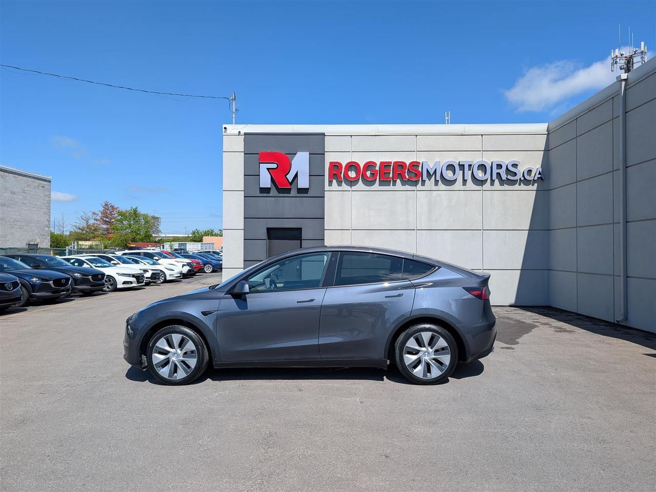 2023 Tesla Model Y LONG RANGE AWD - DUAL MOTOR Photo