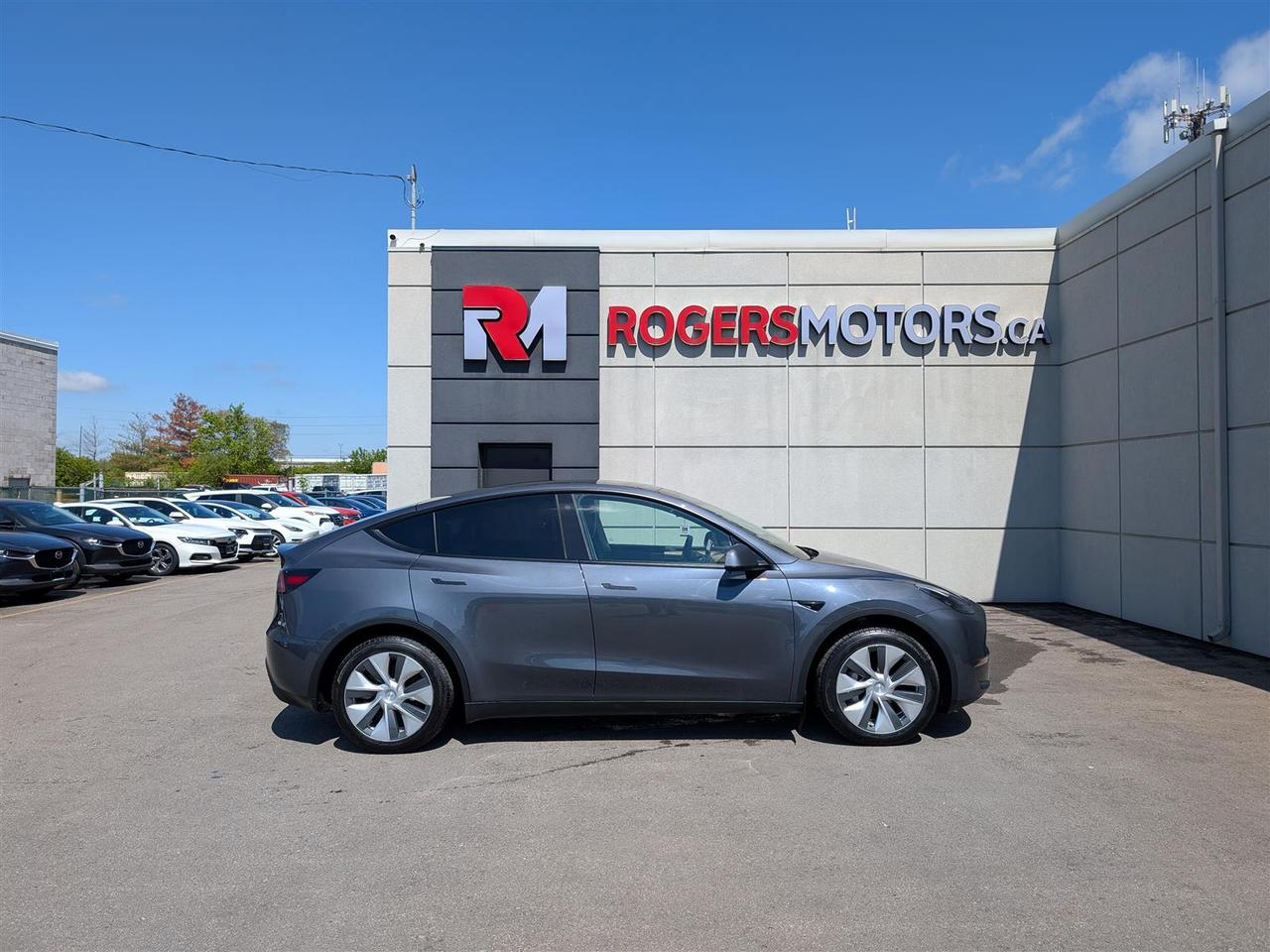 2023 Tesla Model Y LONG RANGE AWD - DUAL MOTOR Photo