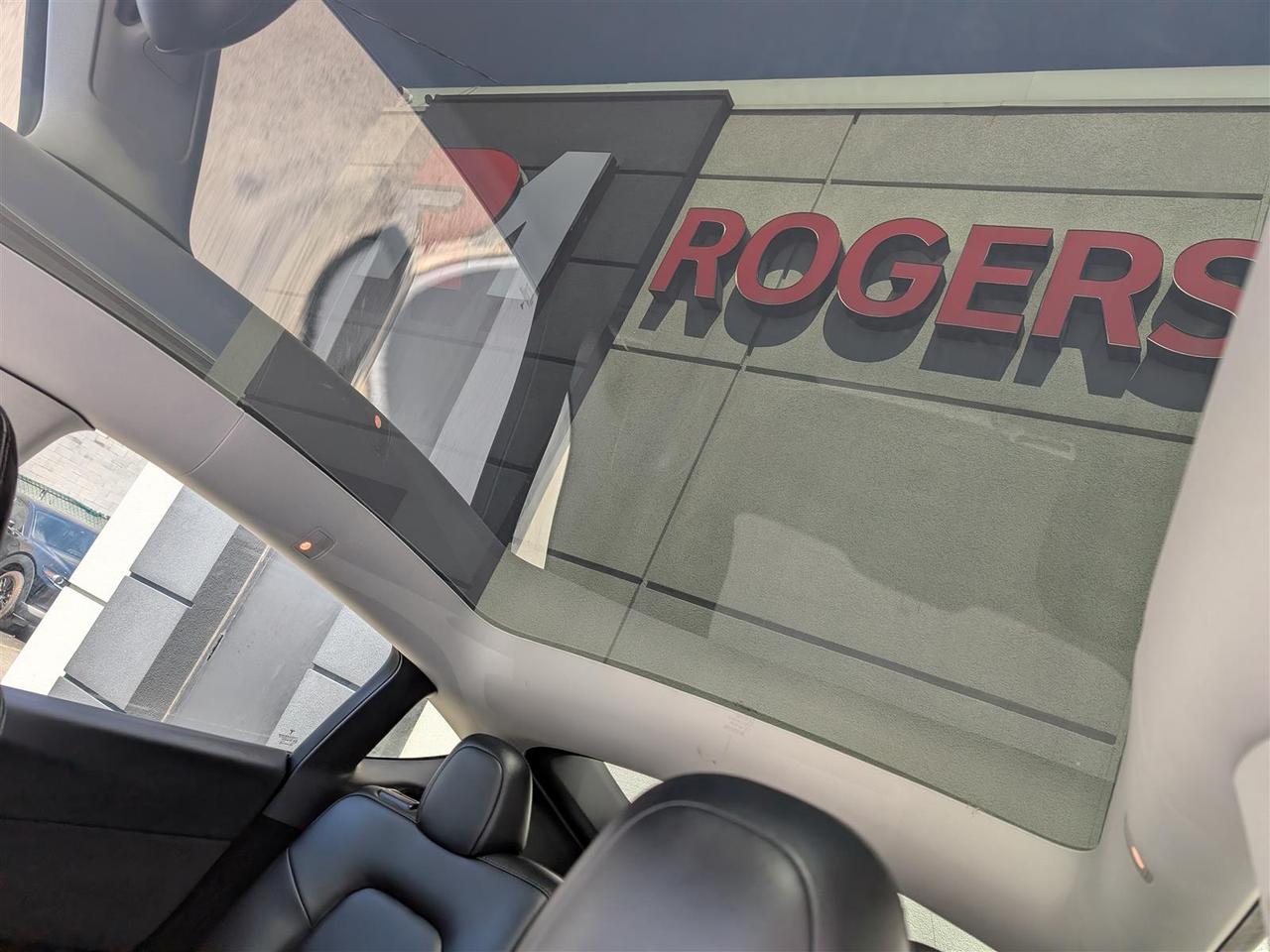 2023 Tesla Model Y LONG RANGE AWD - DUAL MOTOR Photo