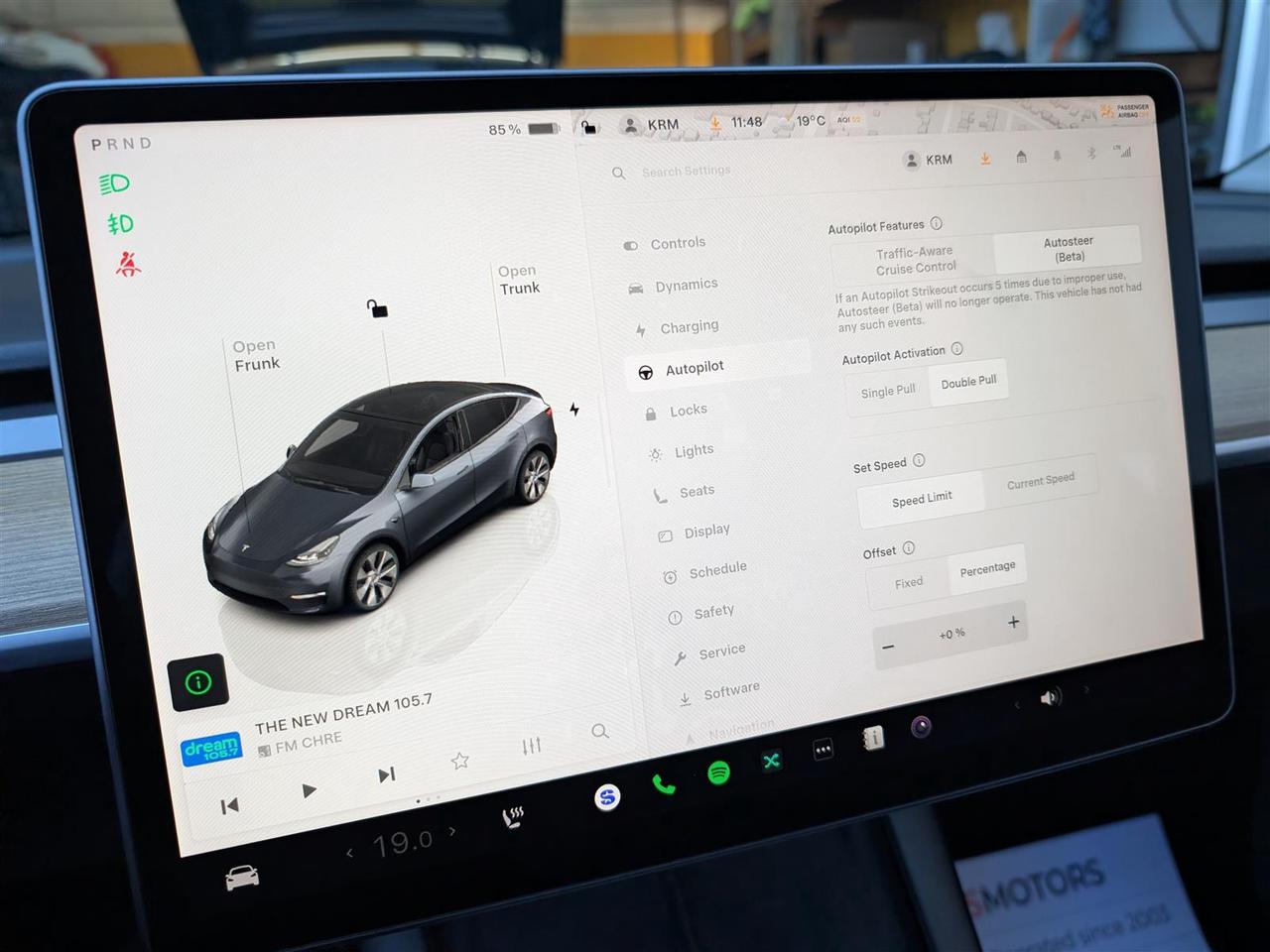 2023 Tesla Model Y LONG RANGE AWD - DUAL MOTOR Photo