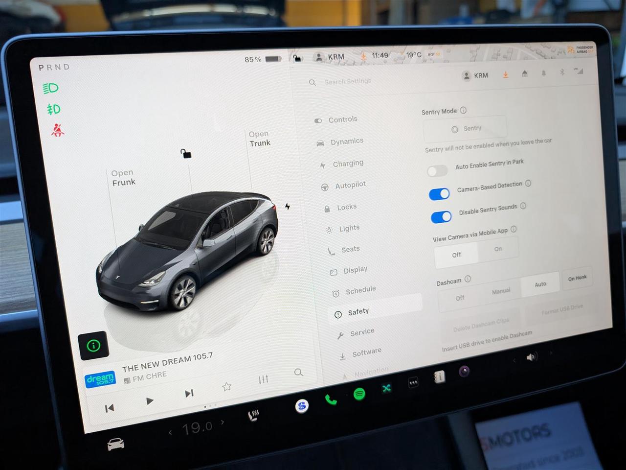 2023 Tesla Model Y LONG RANGE AWD - DUAL MOTOR Photo