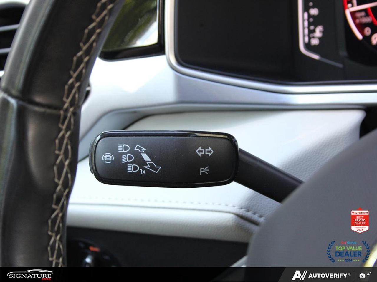 2025 Volkswagen Taos Highline No Accident Panoroof Navigation Photo