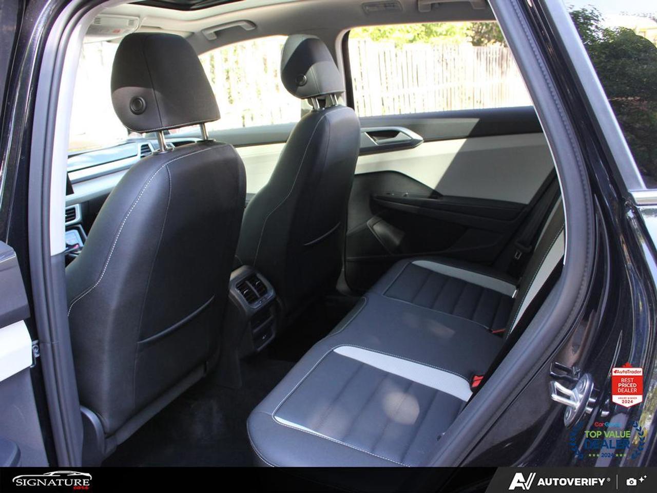 2025 Volkswagen Taos Highline No Accident Panoroof Navigation Photo