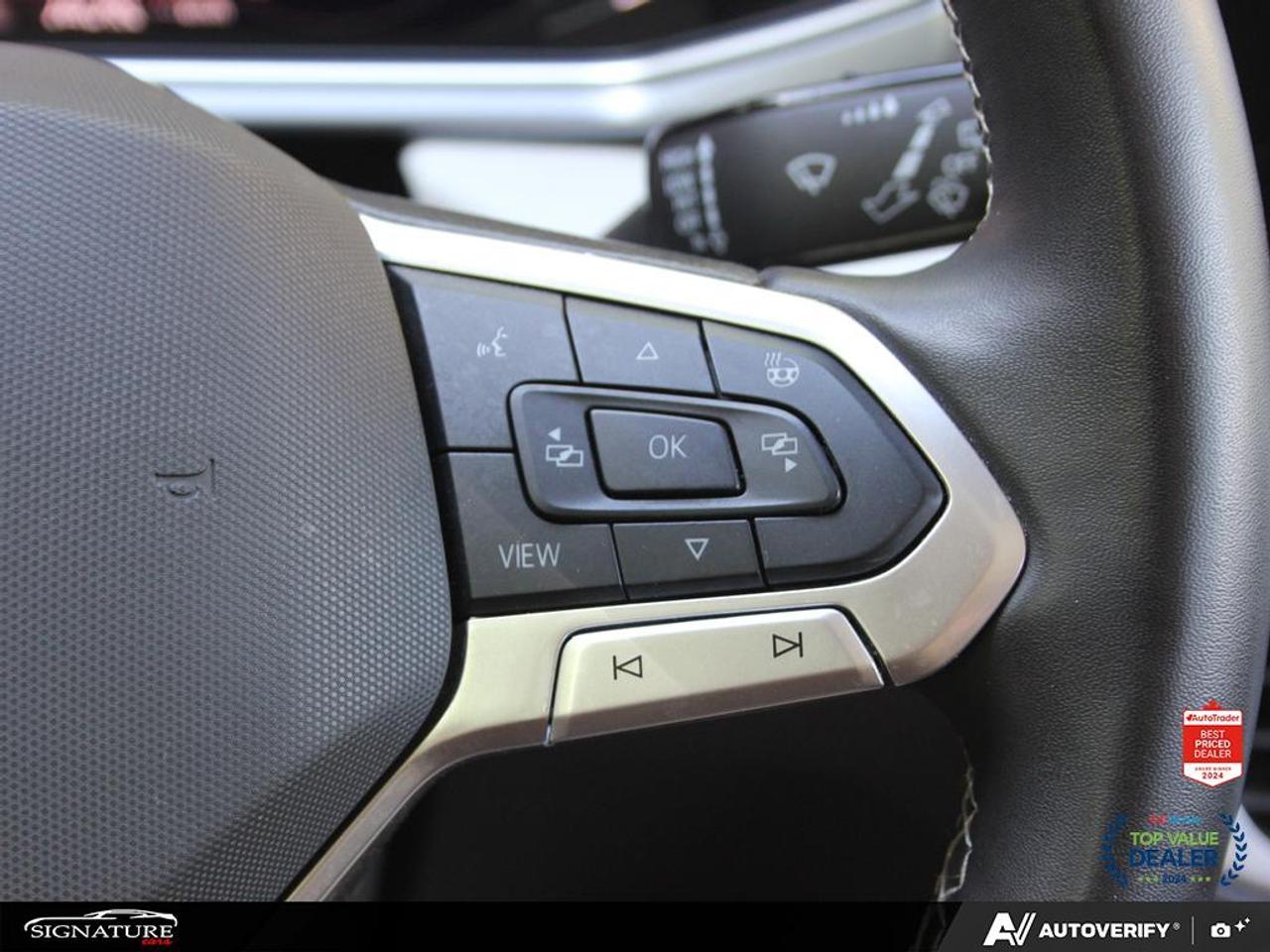 2025 Volkswagen Taos Highline No Accident Panoroof Navigation Photo