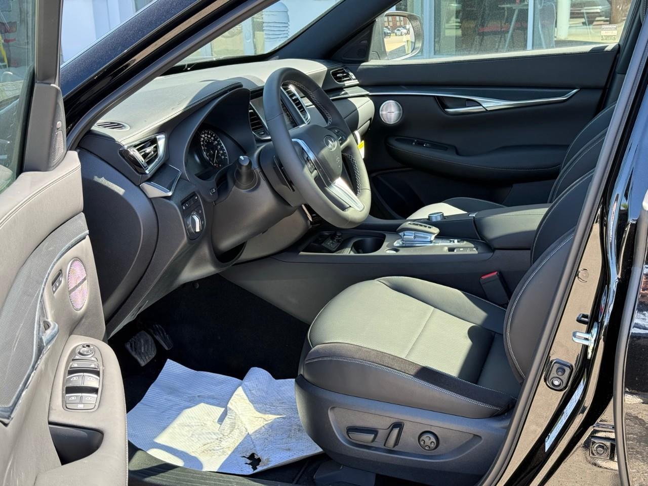 2025 Infiniti QX50 sport Photo