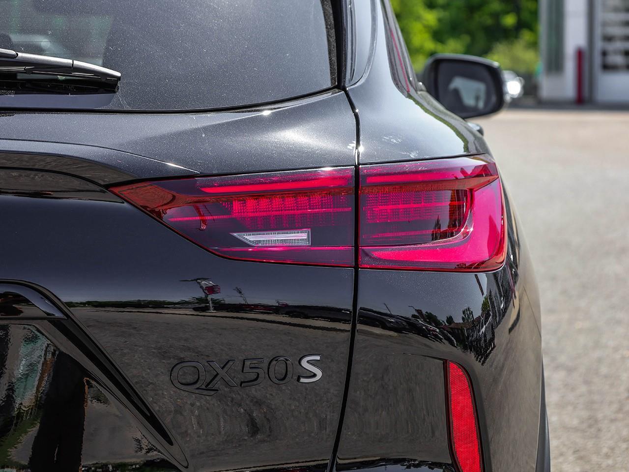 2025 Infiniti QX50 Sport BOSE PREMIUM AUDIO-HEATED AND COOLED LEATHER SEATS-HEATED STEERING WHEEL-MOONROOF- Photo