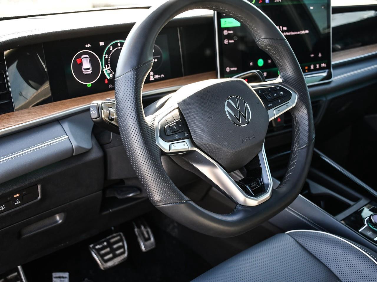 2025 Volkswagen Tiguan 2025 Volkswagen Tiguan - Highline R-Line 4MOTION | Stock #LK00870T Photo