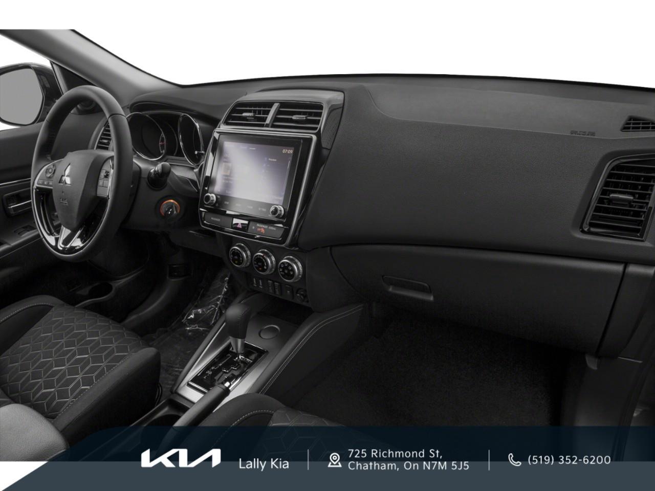 2024 Mitsubishi RVR SE Photo