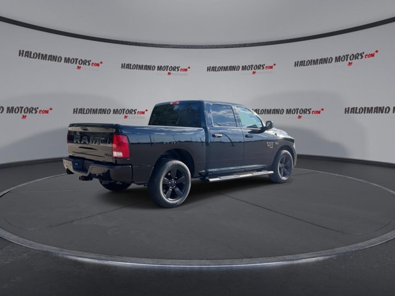 2023 RAM 1500 Classic Express Crew Cab 5'7 Box 4x4 | One Owner | No Accidents Photo