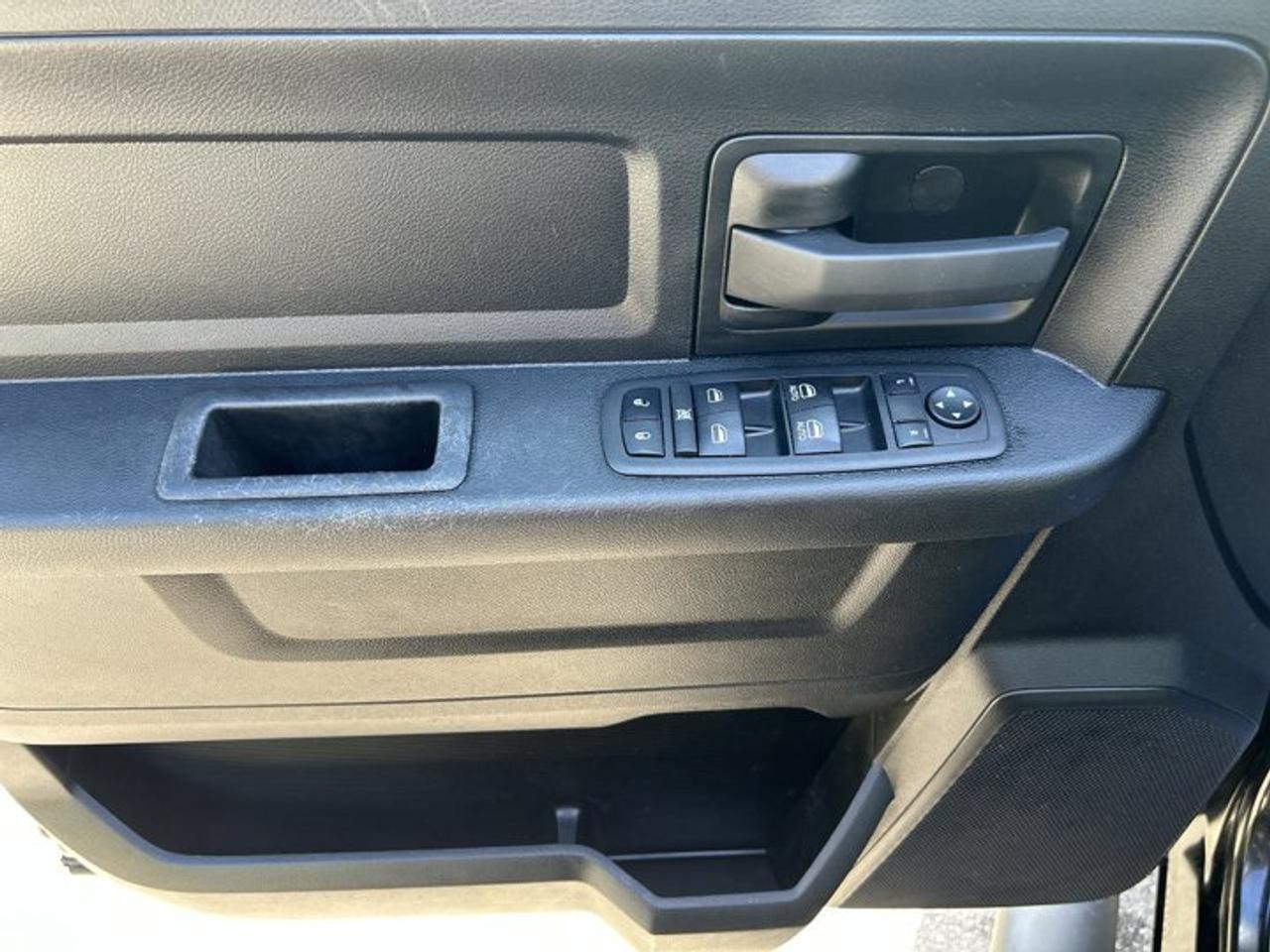 2023 RAM 1500 Classic Express Crew Cab 5'7 Box 4x4 | One Owner | No Accidents Photo