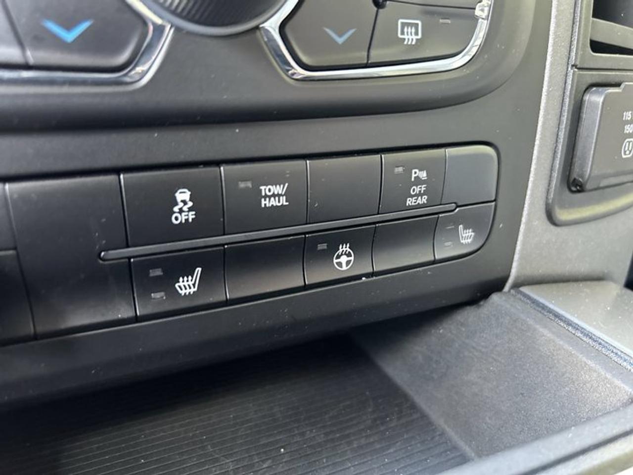 2023 RAM 1500 Classic Express Crew Cab 5'7 Box 4x4 | One Owner | No Accidents Photo